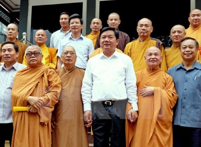 VFF leaders congratulate Buddhist dignitaries and followers in HCMC - ảnh 1